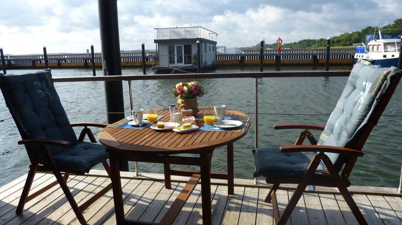 Hausboot Harmonie Hotel Stralsund Bagian luar foto