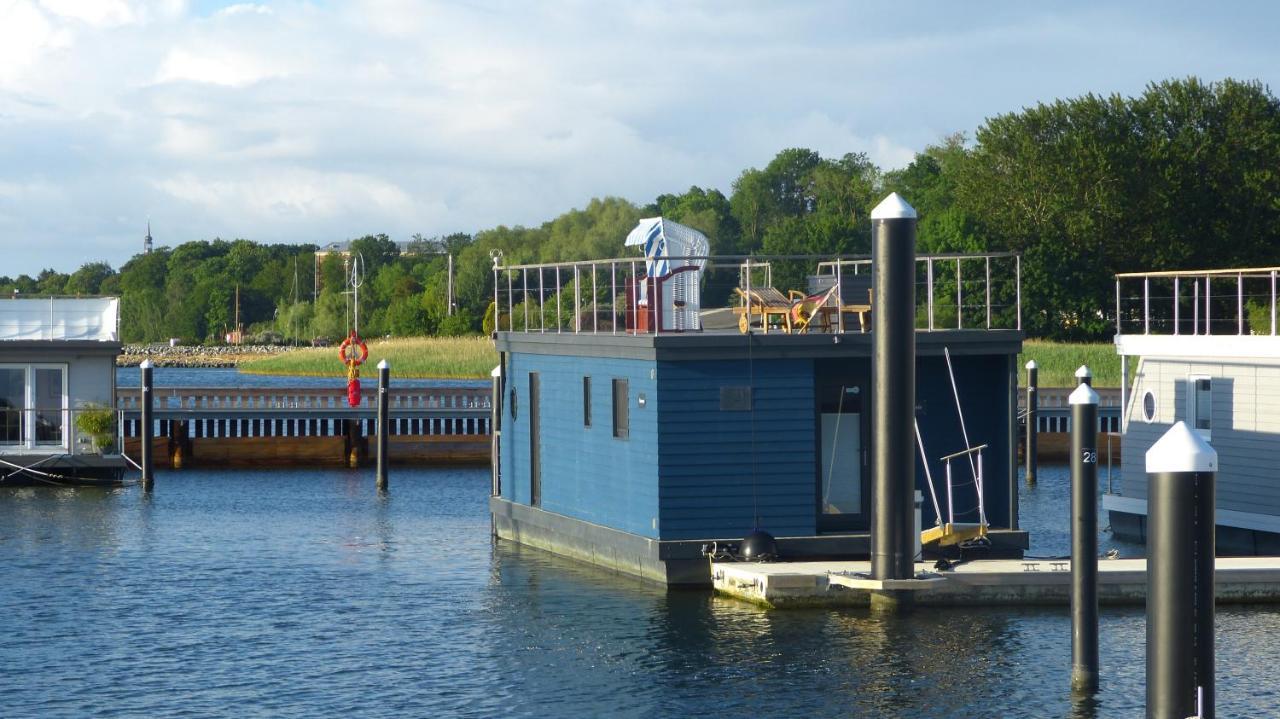 Hausboot Harmonie Hotel Stralsund Bagian luar foto