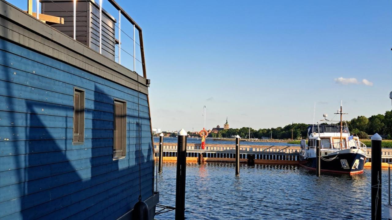 Hausboot Harmonie Hotel Stralsund Bagian luar foto