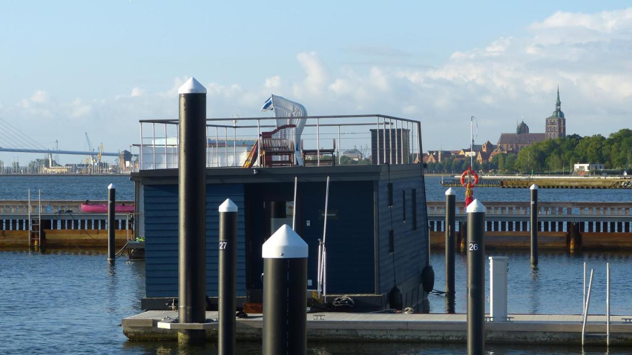 Hausboot Harmonie Hotel Stralsund Bagian luar foto